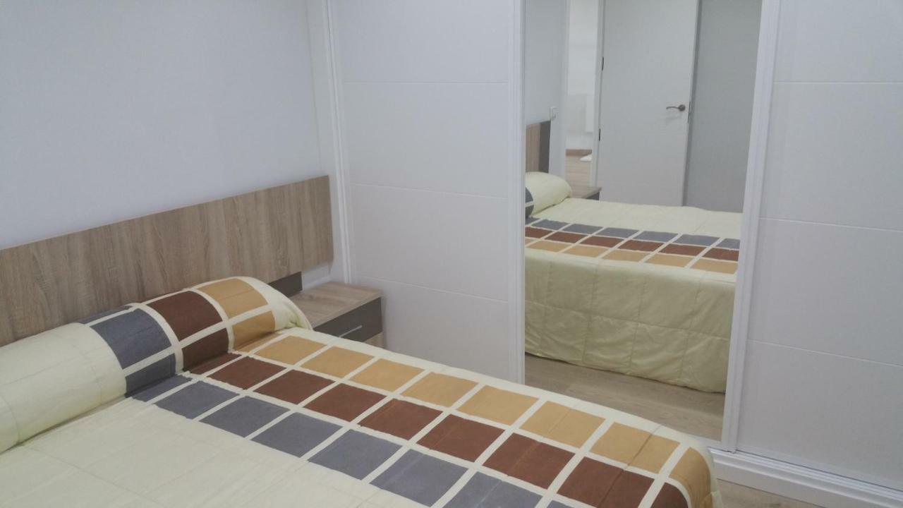 Apartamentos La Vaguada Suites Madrid Exterior photo